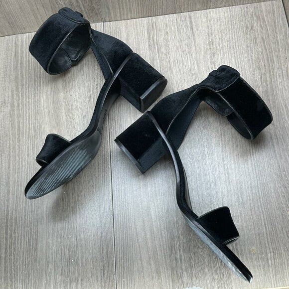 Bernardo Blythe Sandals Womens 10M Ankle Strap Chunky Heel Velvety suede Black - Picture 9 of 13